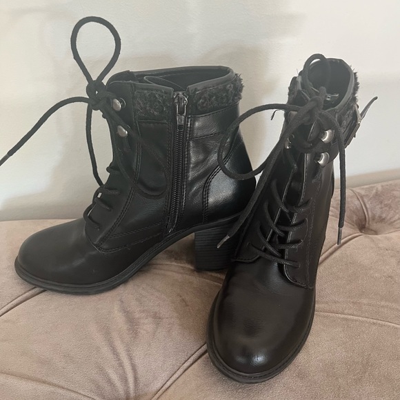 💥HP 💥 Size 5.5 Self Esteem Black Ankle Boots in good condition - Picture 5 of 8